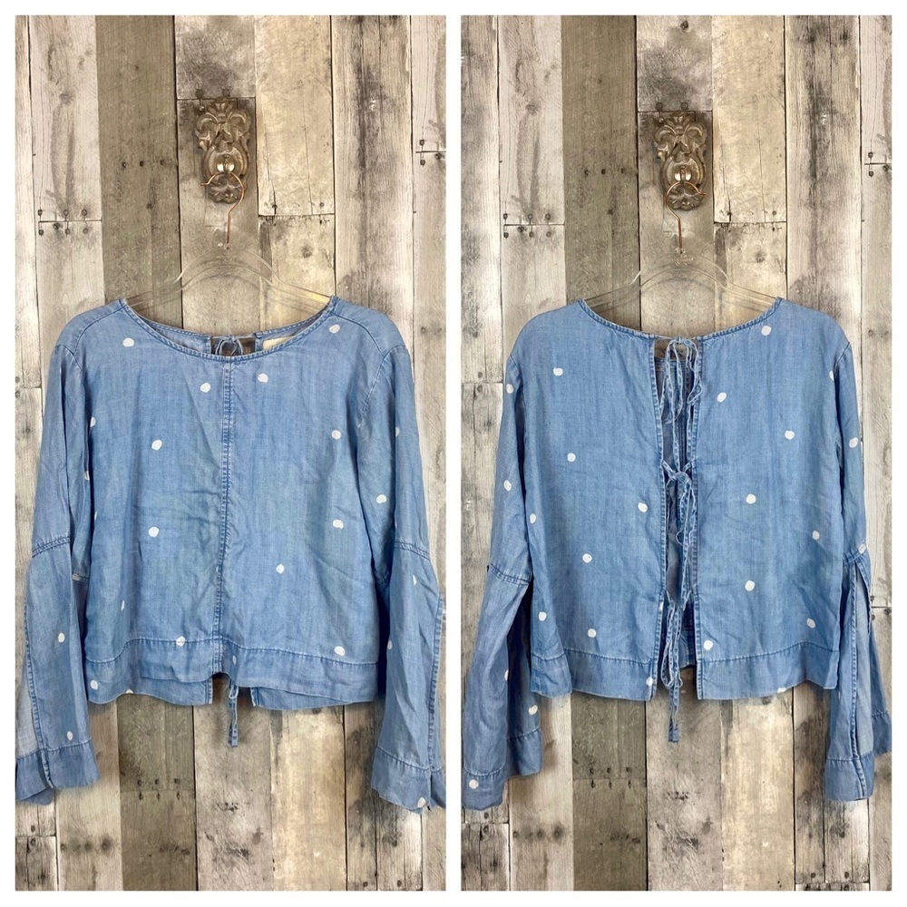 Cloth and Stone Chambray Dot Bow Tie Back Blouse in Blue Size XS.